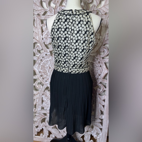 EUC Romeo + Juliet Couture Daisy Black and White Halter Dress Sz L - Picture 5 of 7